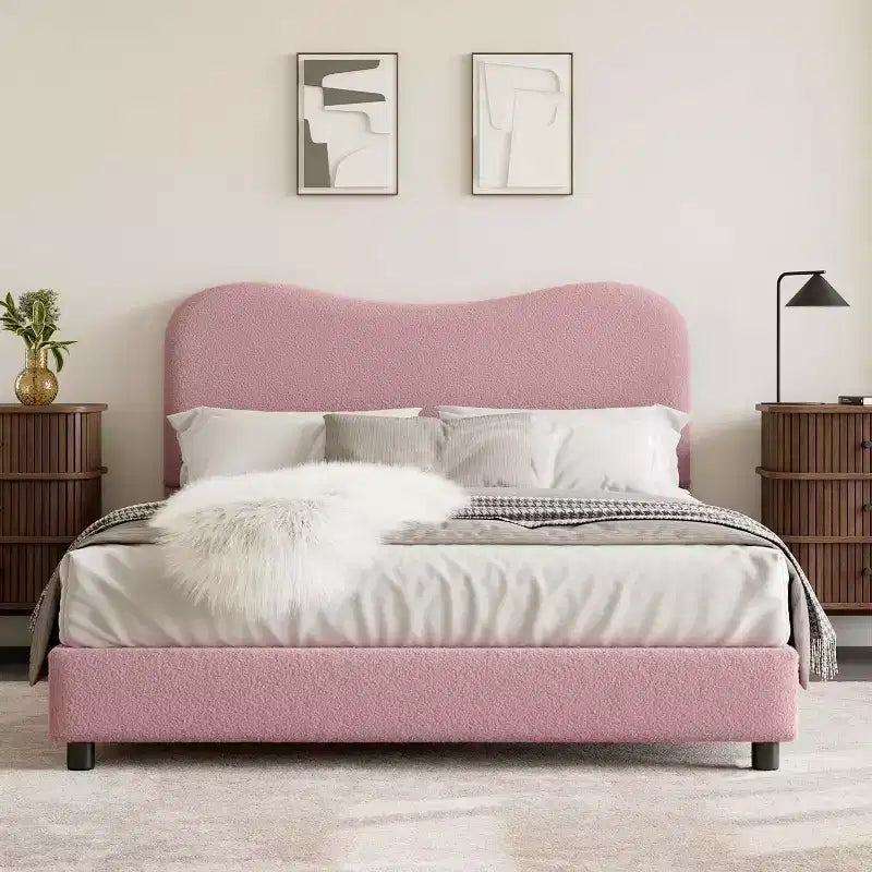 Struttura letto matrimoniale/una piazza e mezza/queen size con testiera imbottita in Boucle effetto nuvola, piattaforma a basso profilo, robuste doghe in legno, silenziosa, non richiede rete a molle