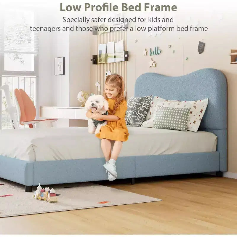 Struttura letto matrimoniale/una piazza e mezza/queen size con testiera imbottita in Boucle effetto nuvola, piattaforma a basso profilo, robuste doghe in legno, silenziosa, non richiede rete a molle