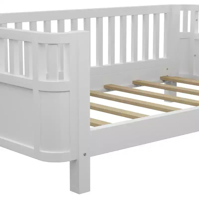 Letto a piattaforma singolo con sponde per bambine e bambini, robusto telaio in legno