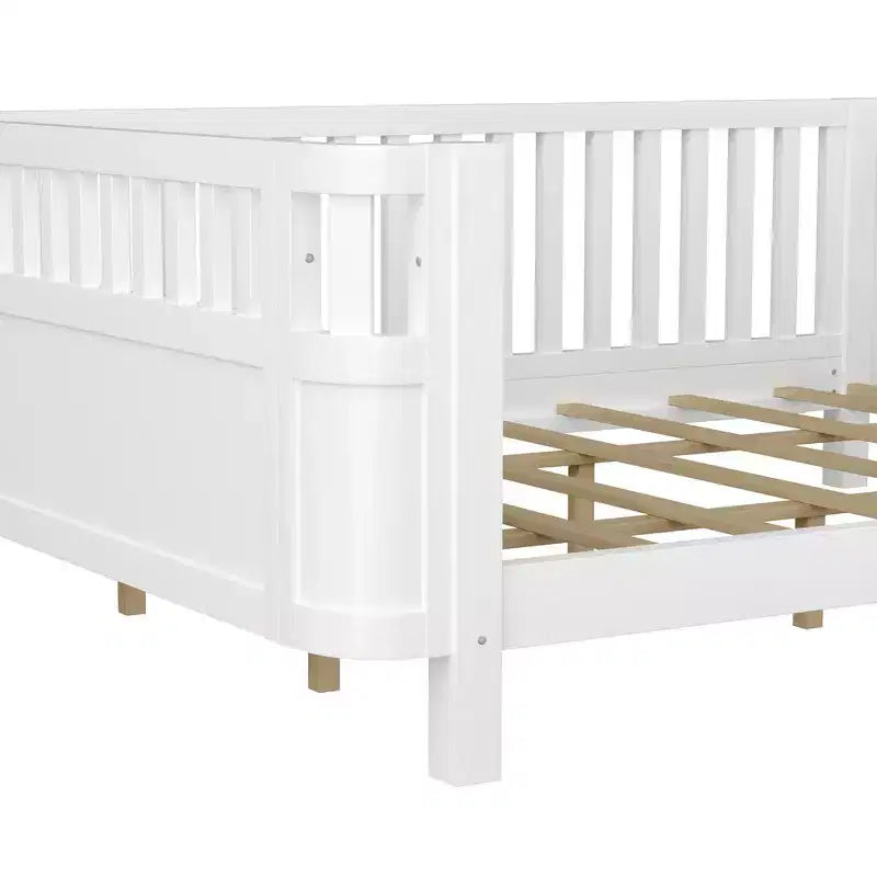 Struttura letto a piattaforma in legno Queen Size, letto Queen a profilo basso in legno con sponde e ringhiere protettive per bambine e bambini